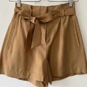 Sezane Zoe shorts beige